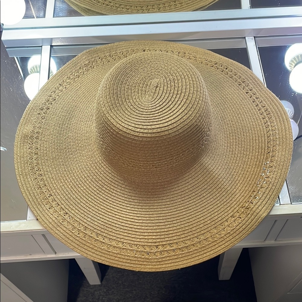 Nordstrom Rack Stylish Tan Wide-Brimmed Sun Hat